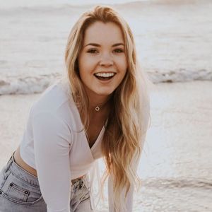 Meet your Posher, Rebecca